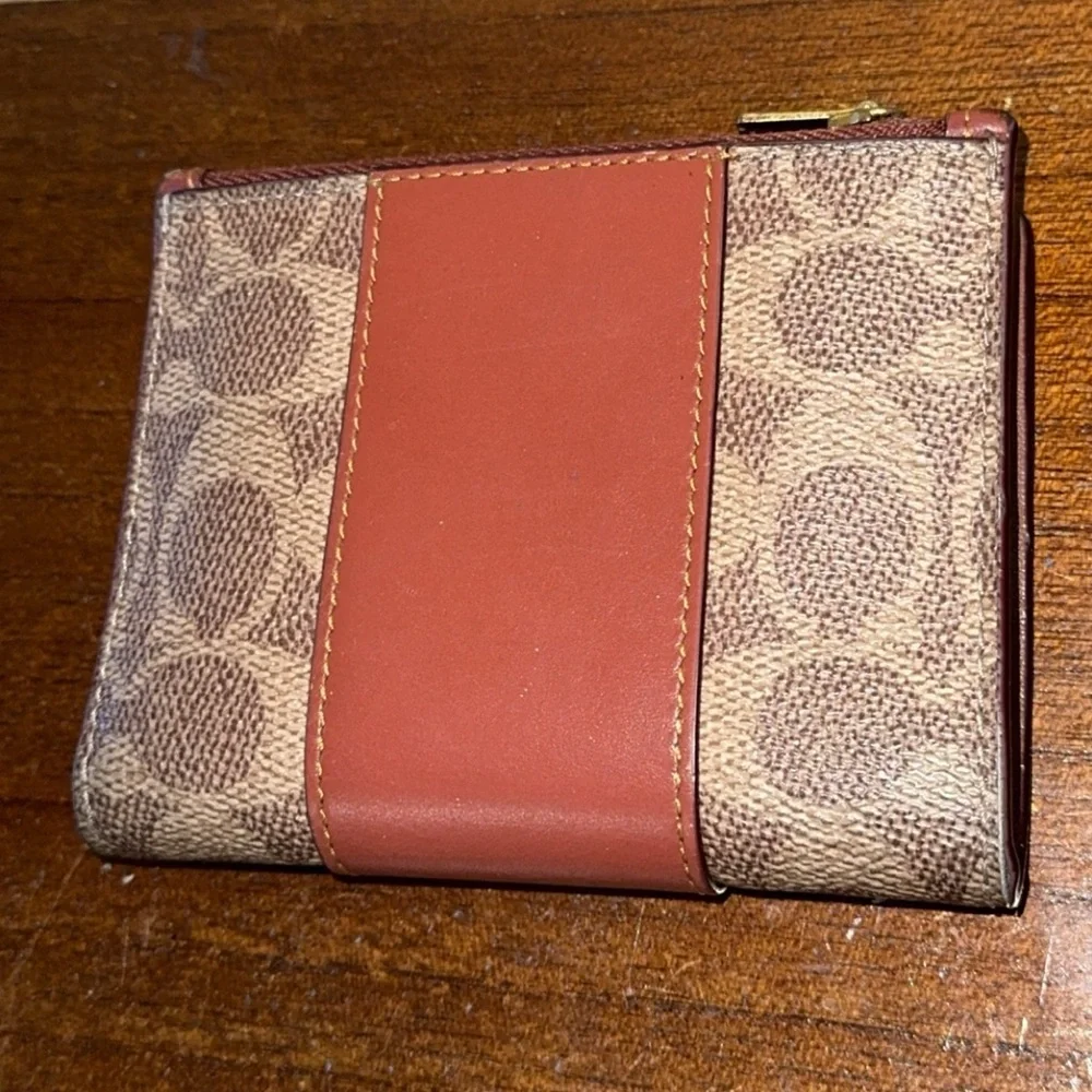 Coach 1941 Signature Logo Bi-Fold Classic Small Wallet Leather AUTHENTIC